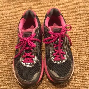 Brooks tennis shoes - adrenaline GTS